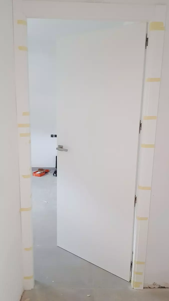 Colocación de puertas block en Málaga